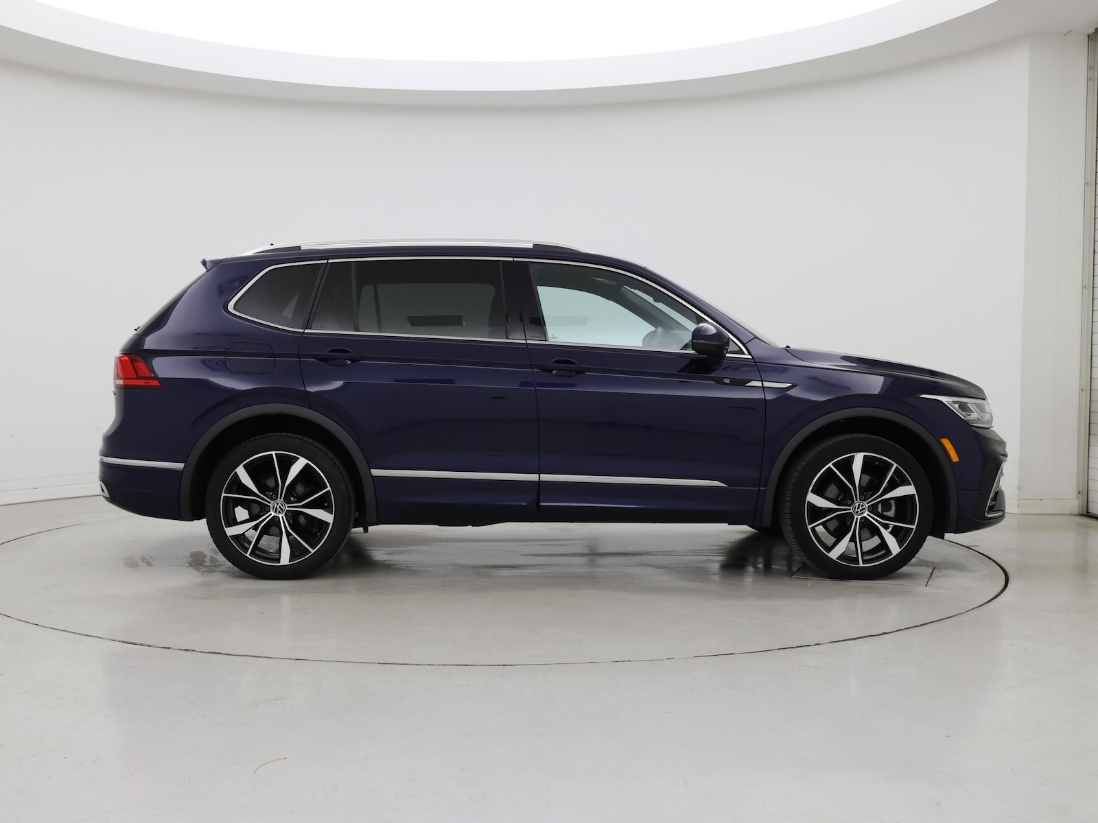 2023 Volkswagen Tiguan SEL R-LINE - Photo 8