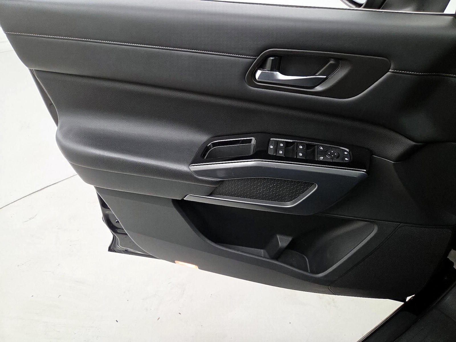 2022 Nissan Pathfinder SL - Photo 13