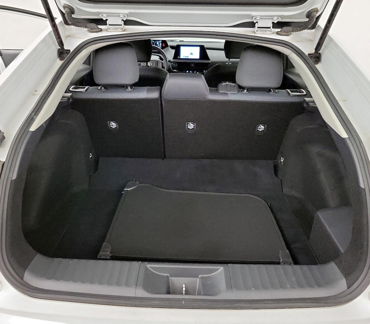 Trunk/Cargo (Seats Up)