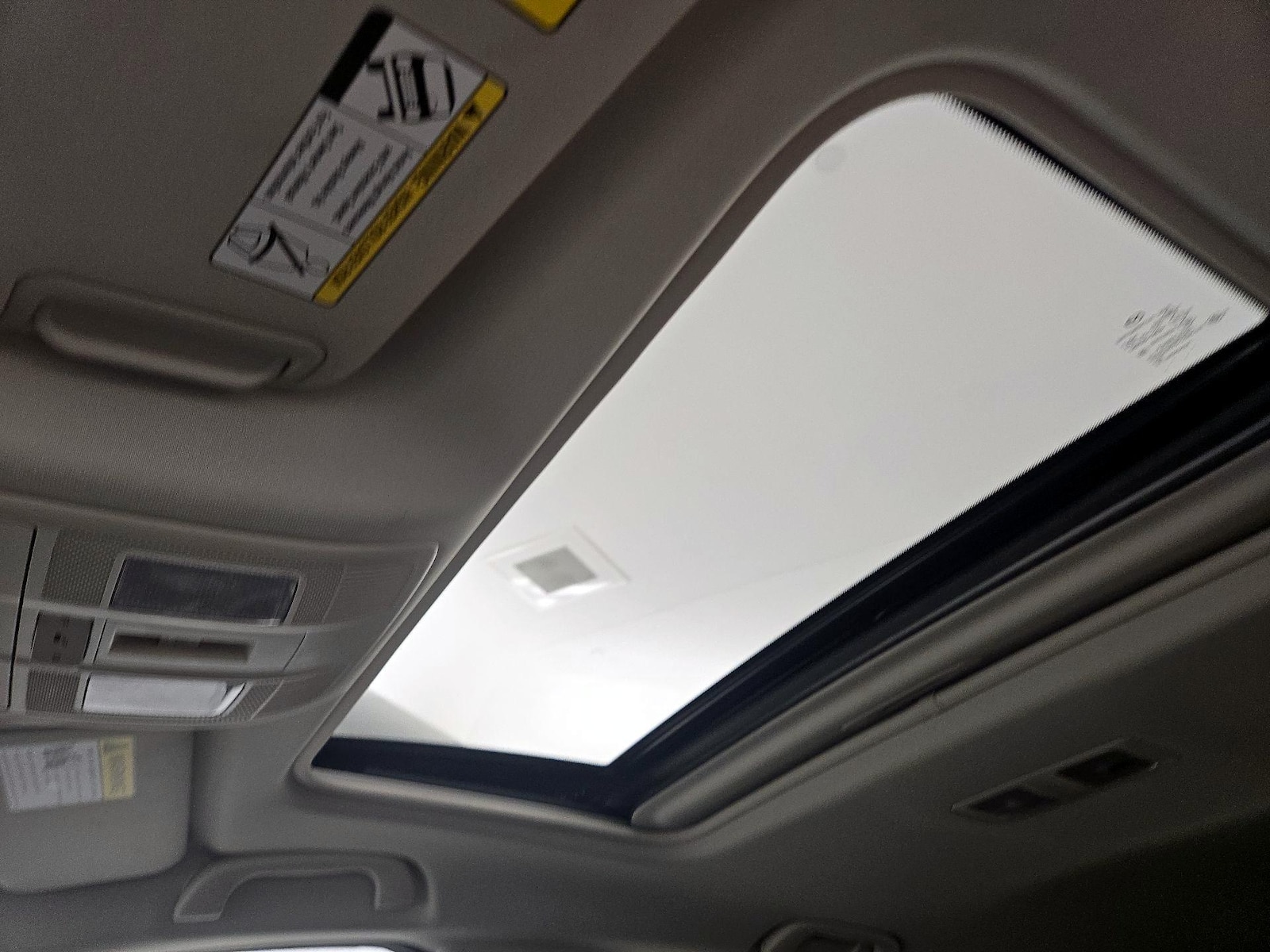 Sunroof(s) & Overhead Airbags
