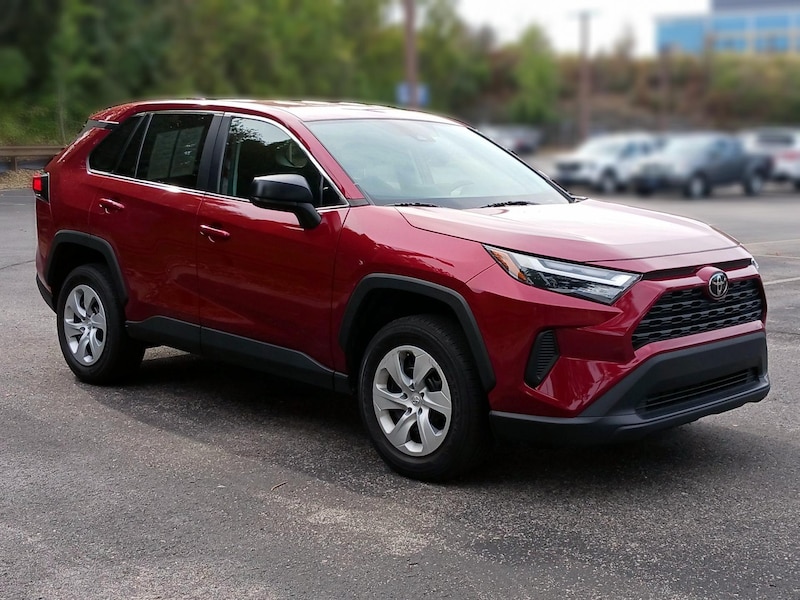 2025 Toyota RAV4 LE