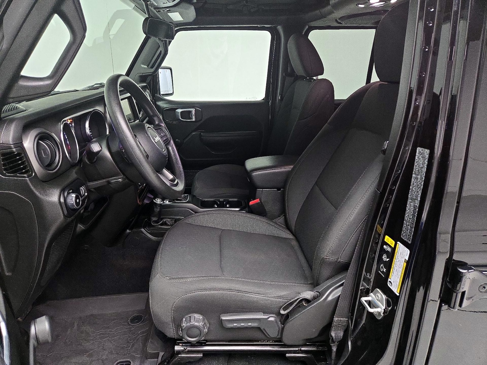 2023 Jeep Wrangler 4-Door Willys - Photo 12