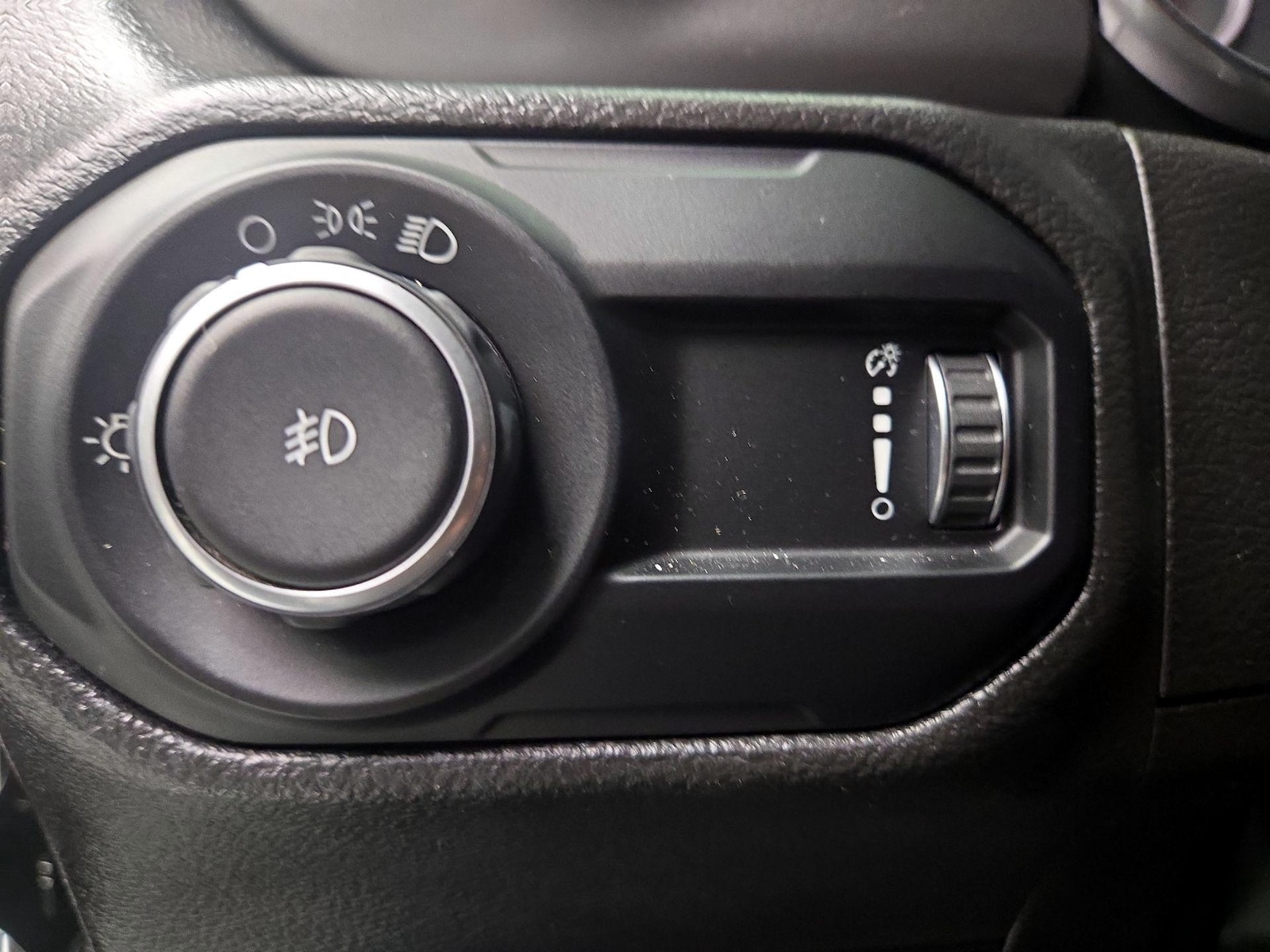 2023 Jeep Wrangler 4-Door Willys - Photo 14