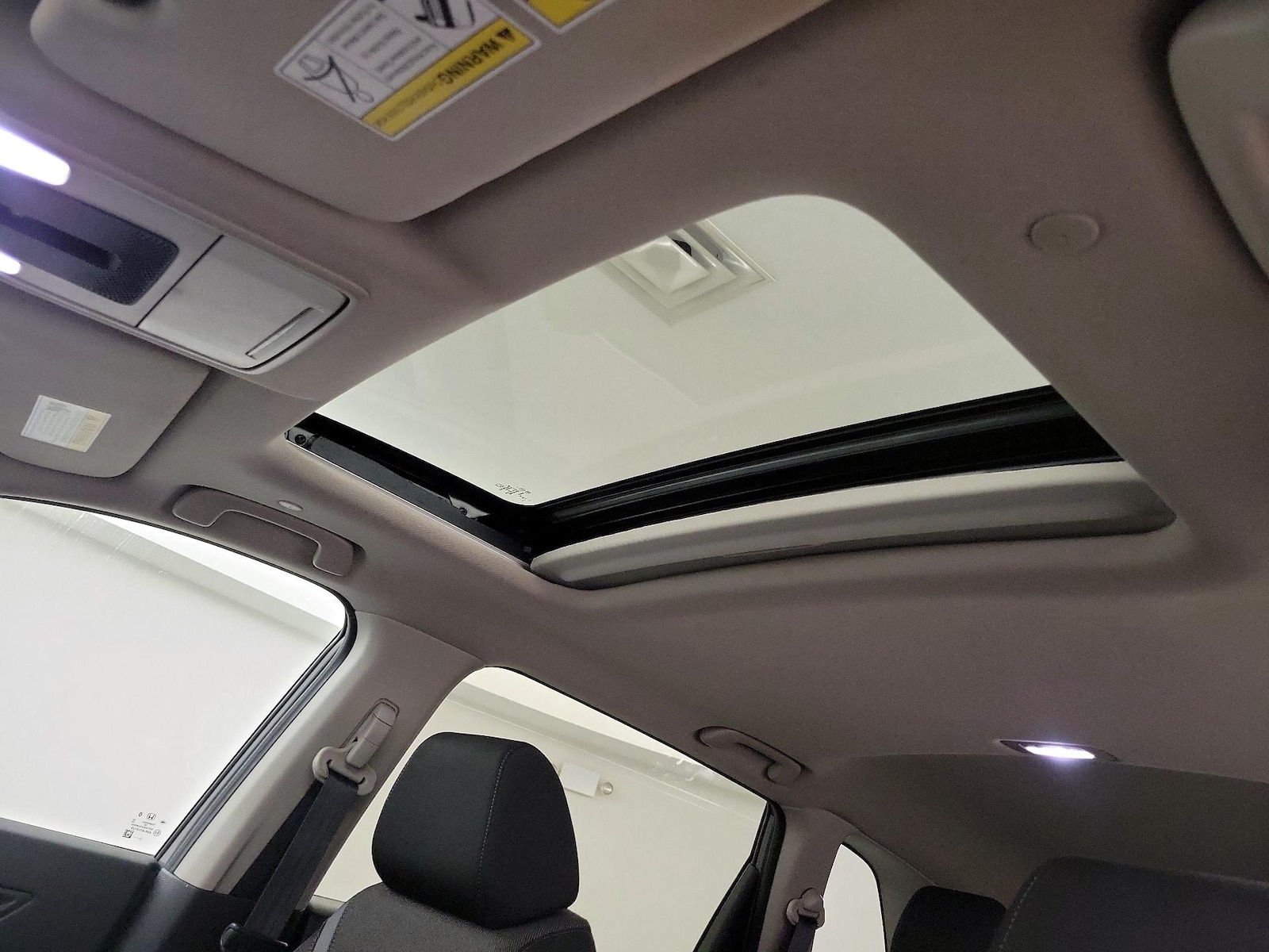 Sunroof(s) & Overhead Airbags
