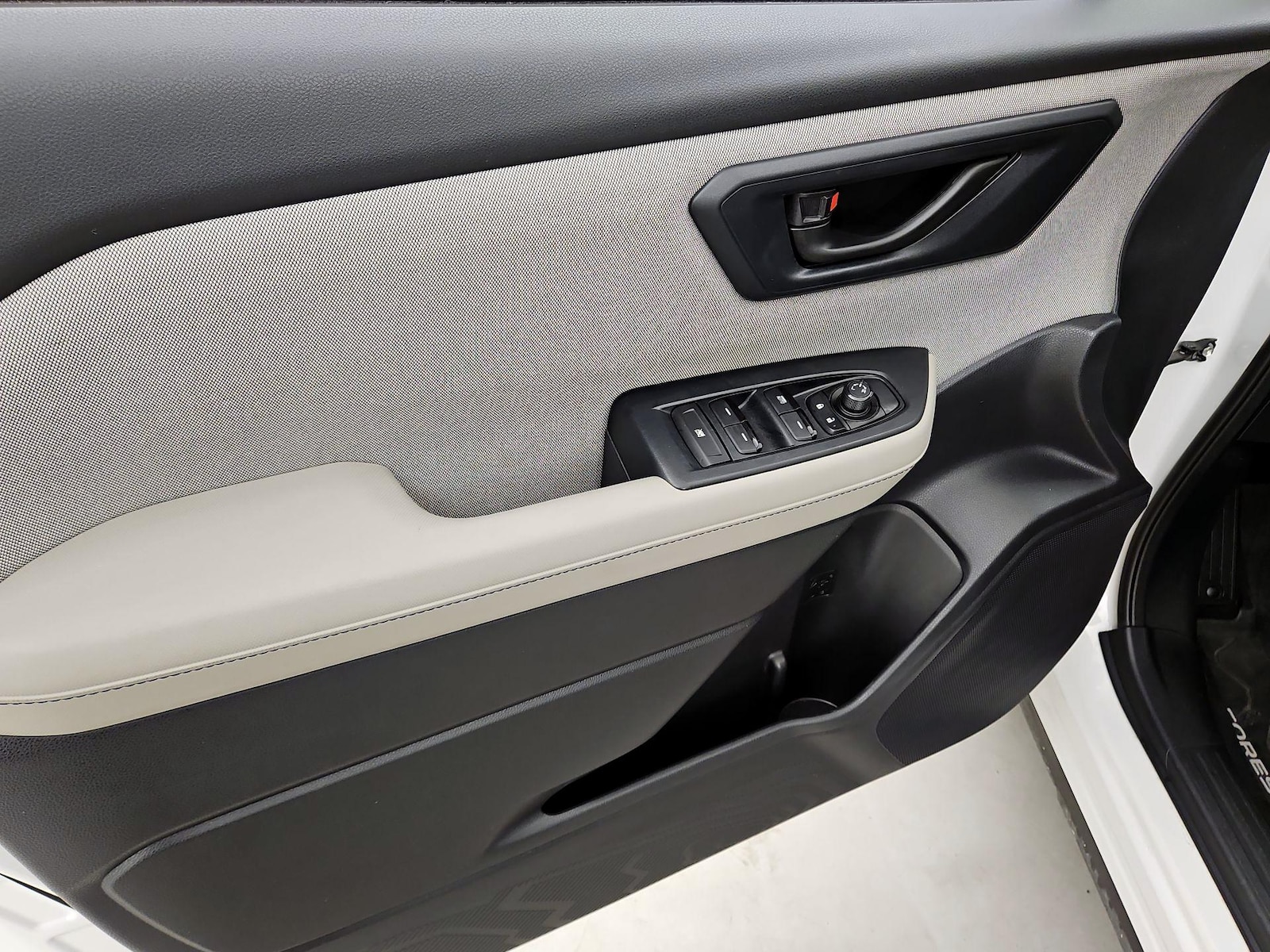 2025 Subaru Forester Base - Photo 13
