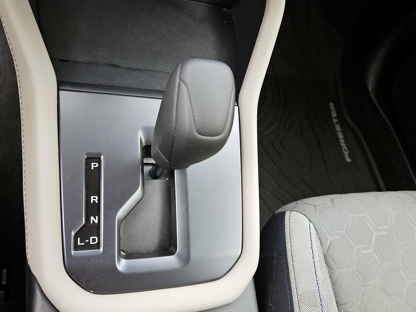 2025 Subaru Forester Base - Photo 18