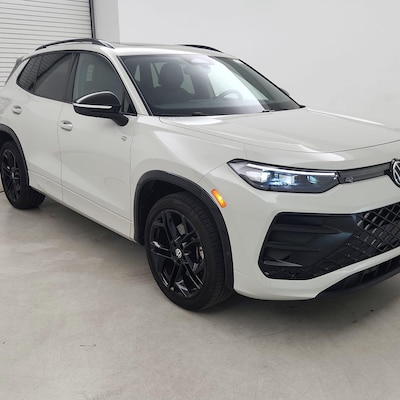 2025 Volkswagen Tiguan SE R-Line Black