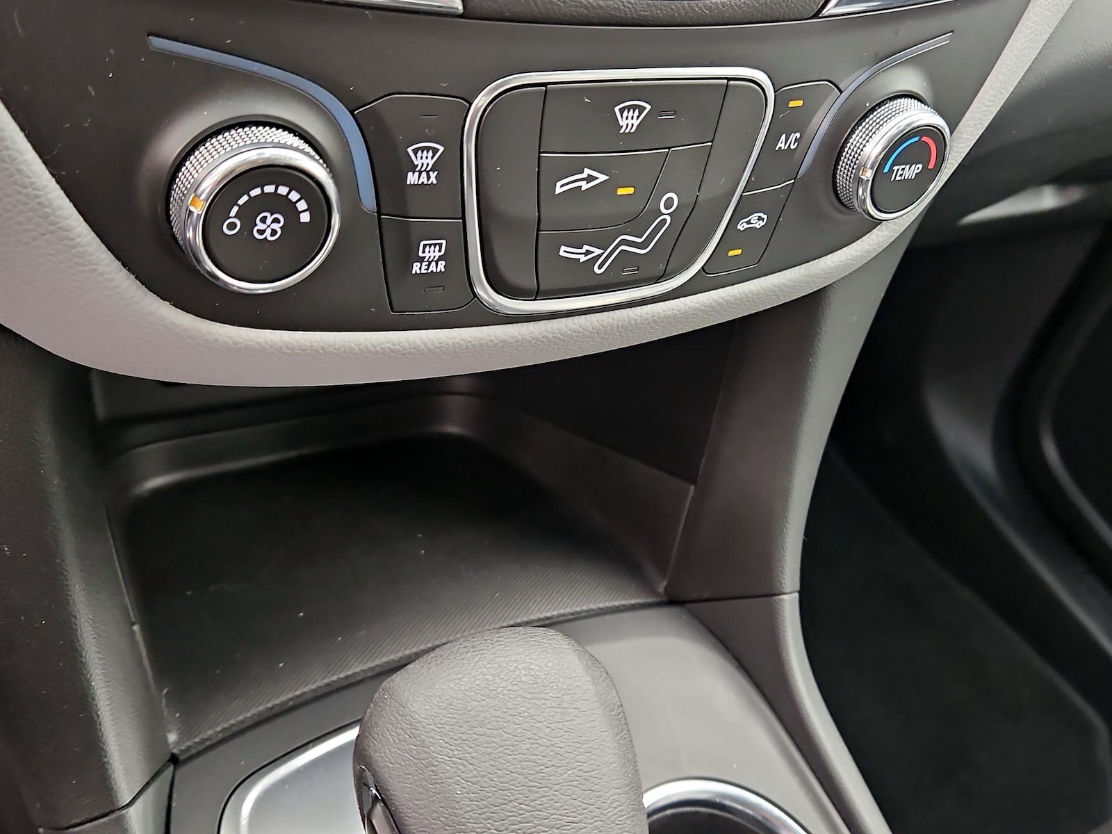 2024 Chevrolet Equinox LS - Photo 17