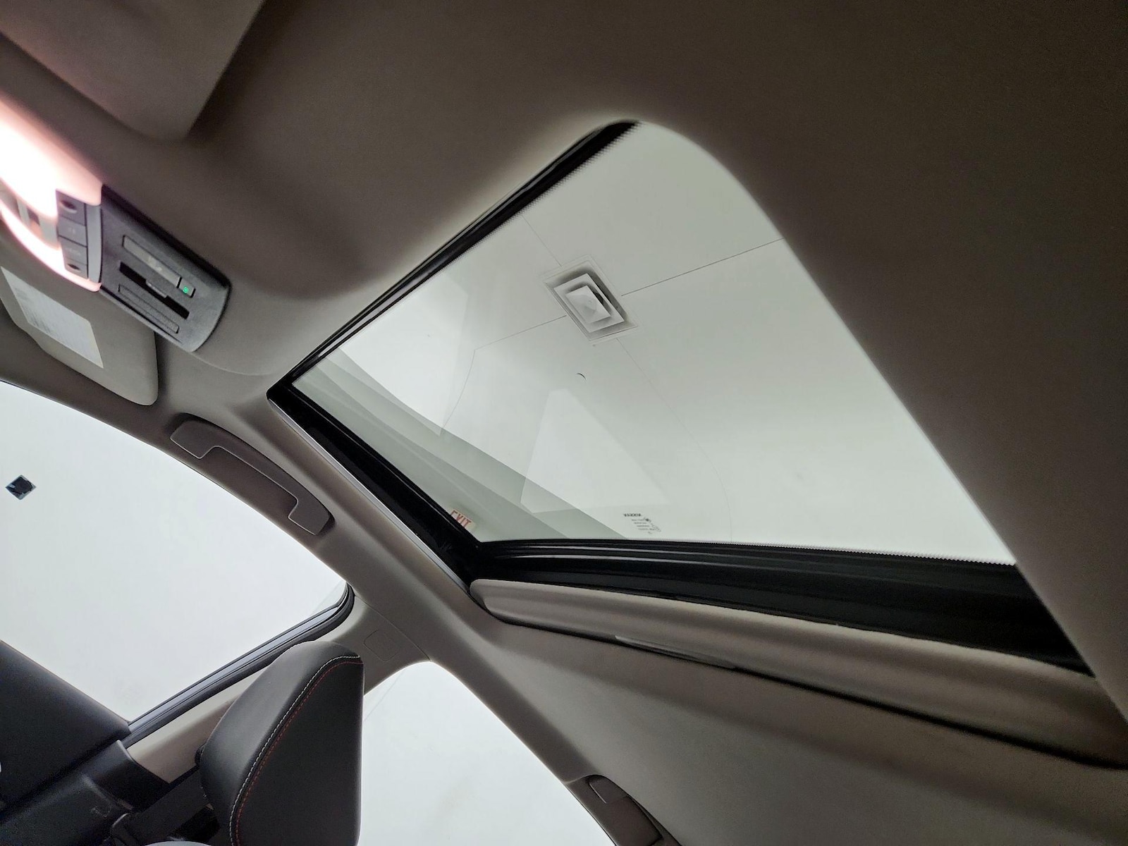 Sunroof(s) & Overhead Airbags