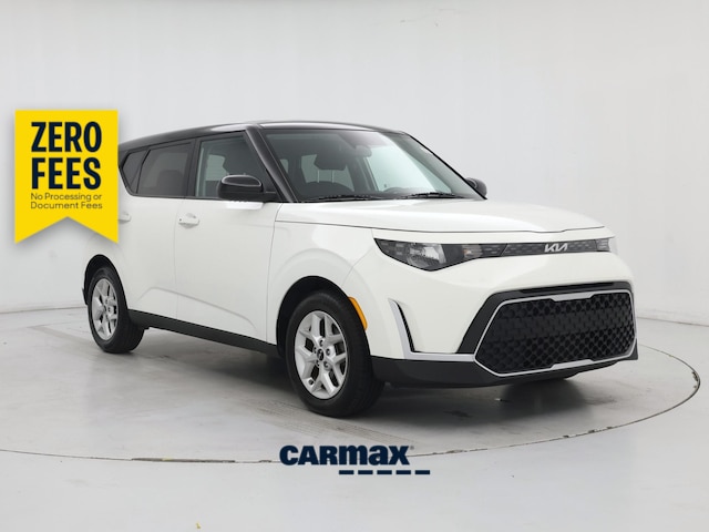 White 2023 Kia Soul Wagon Automatic
