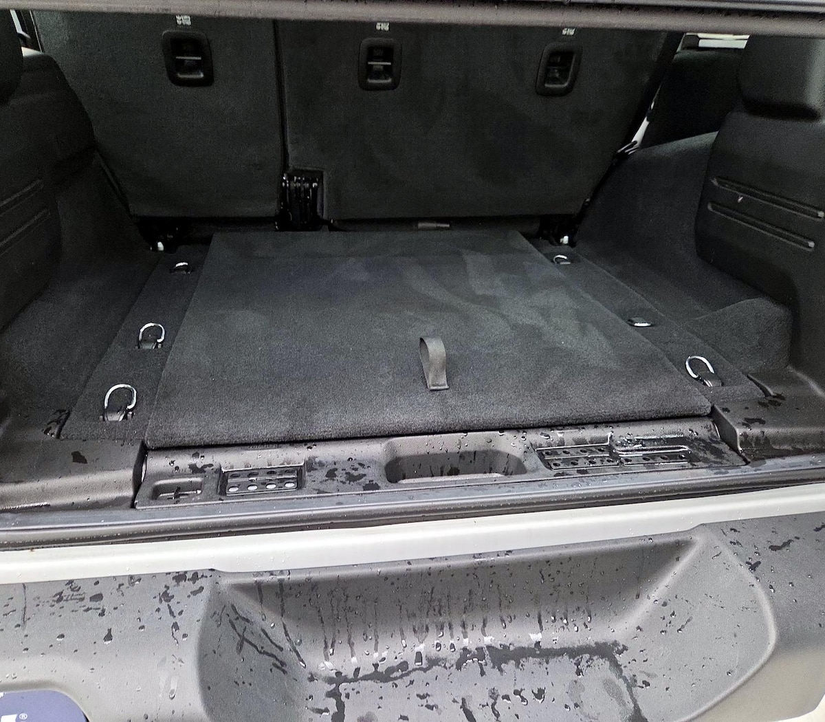 Trunk/Cargo (Seats Up)