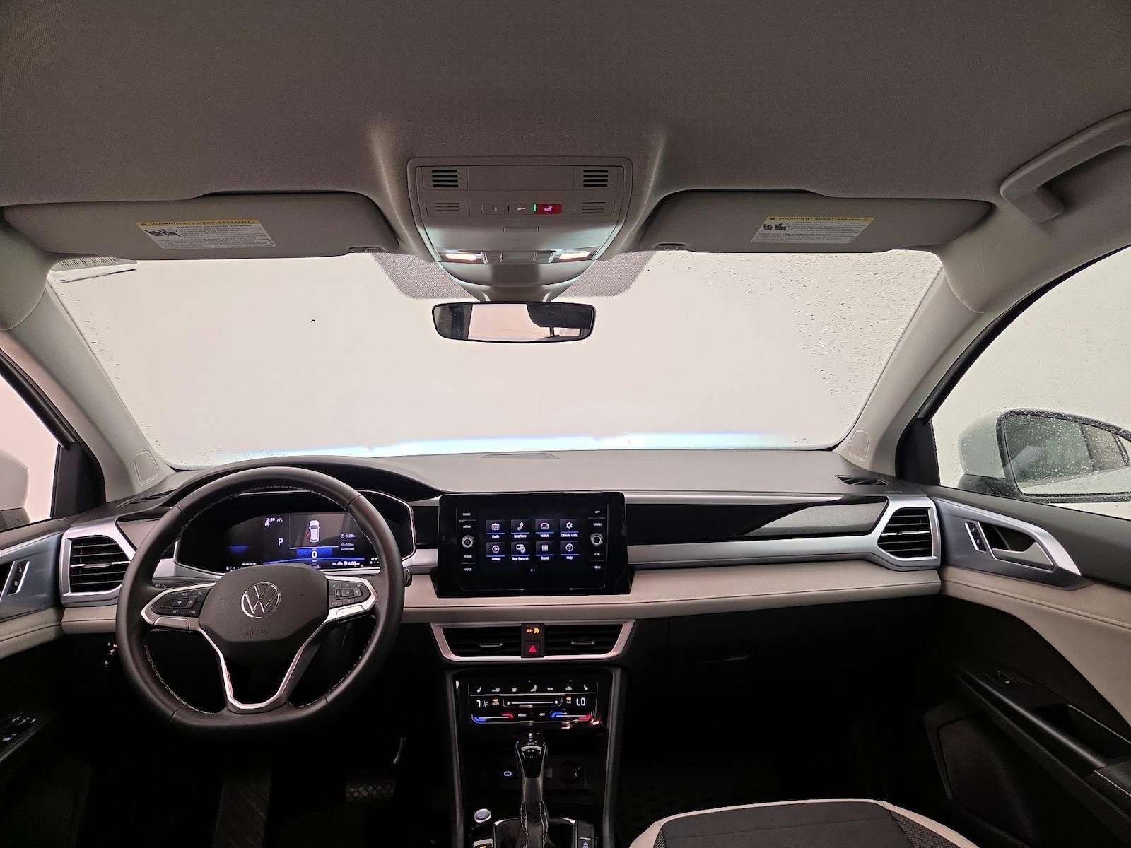 2025 Volkswagen Taos SE - Photo 10