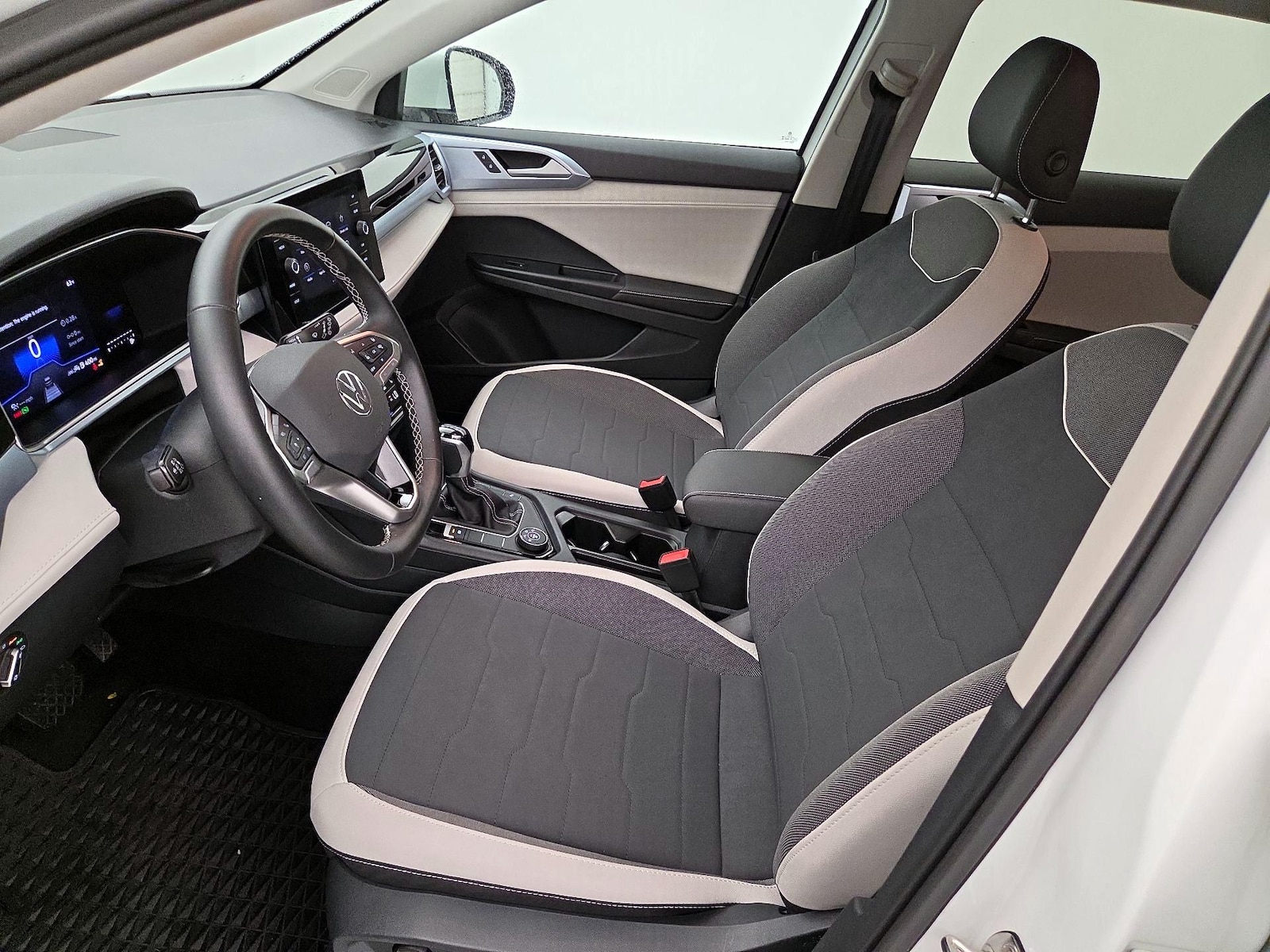 2025 Volkswagen Taos SE - Photo 12