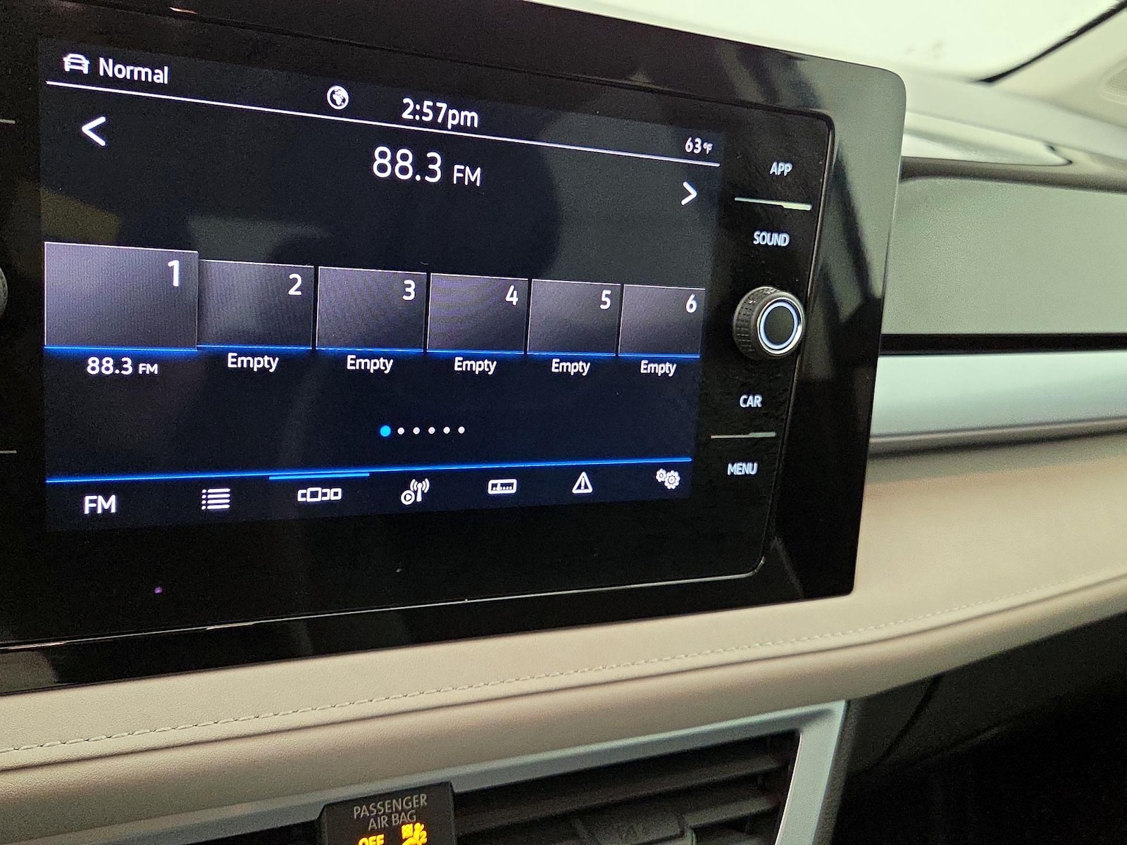 2025 Volkswagen Taos SE - Photo 16