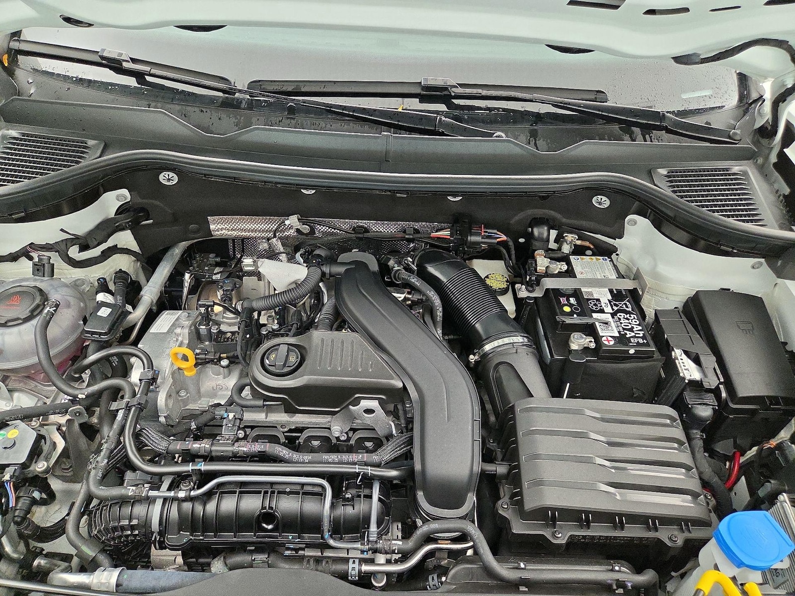 2025 Volkswagen Taos SE - Photo 23