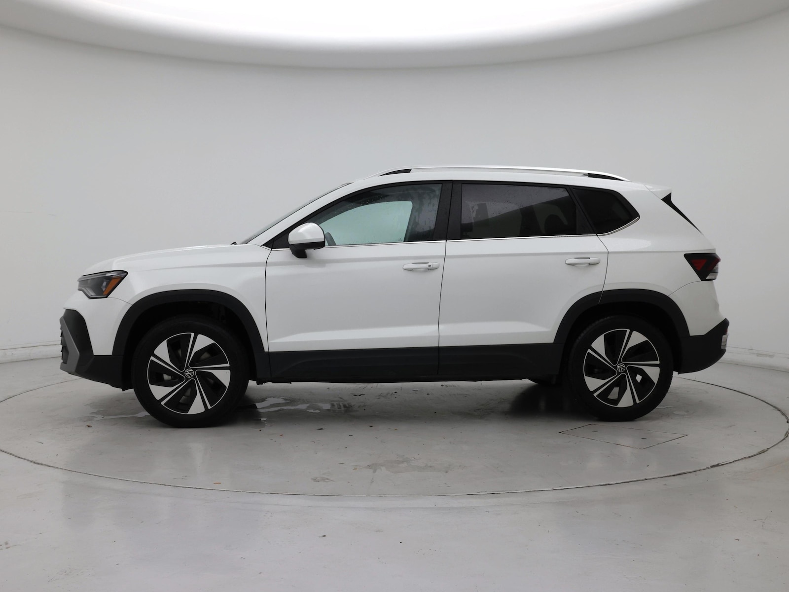 2025 Volkswagen Taos SE - Photo 4