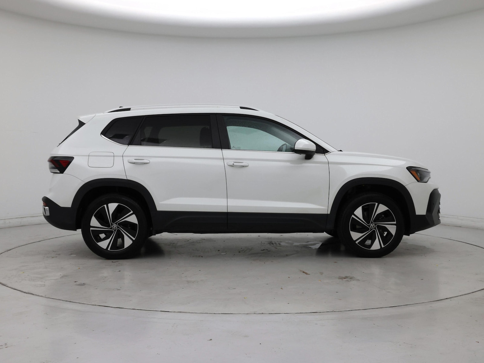 2025 Volkswagen Taos SE - Photo 8