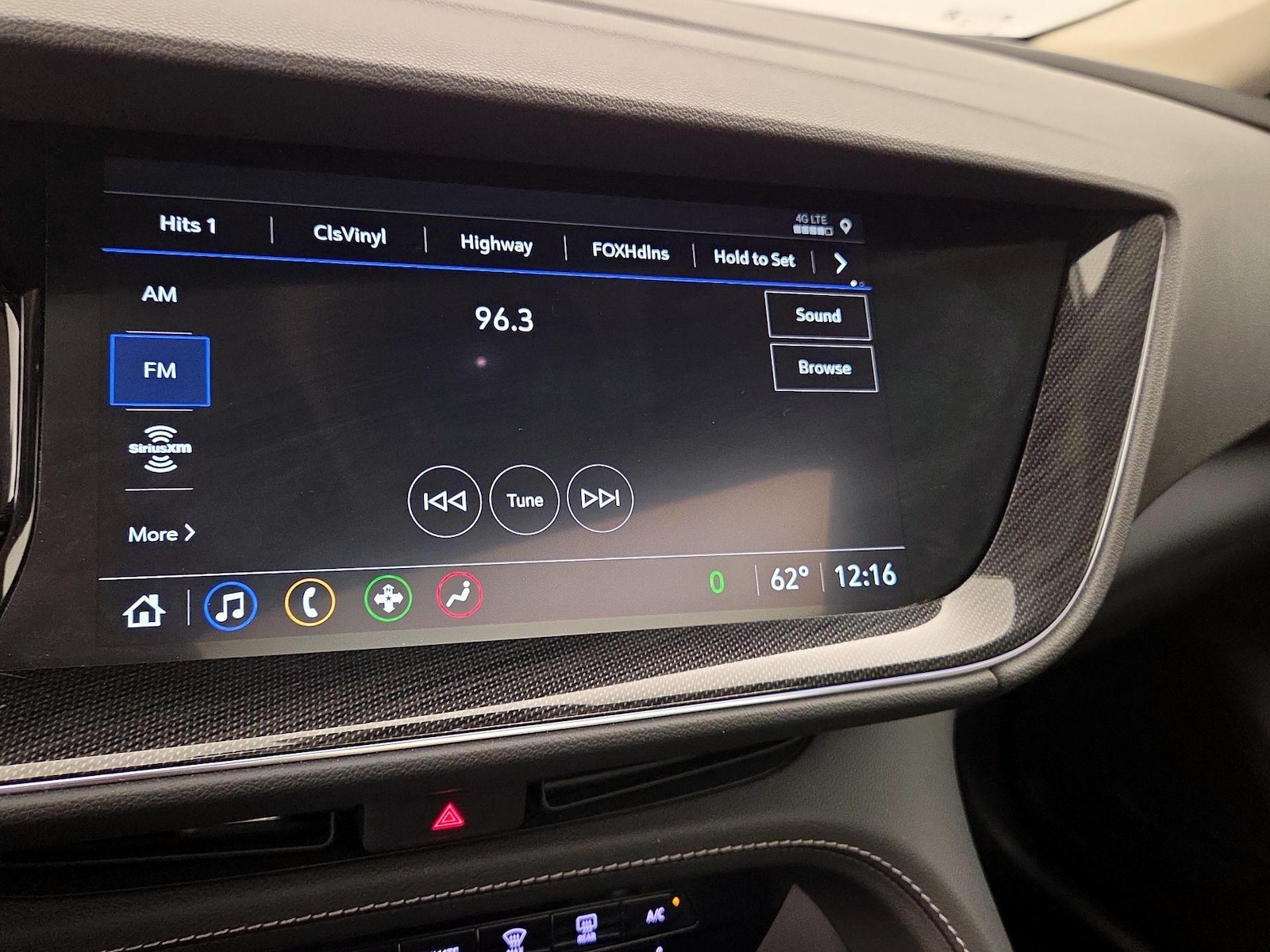 2023 Buick Envision Essence - Photo 16