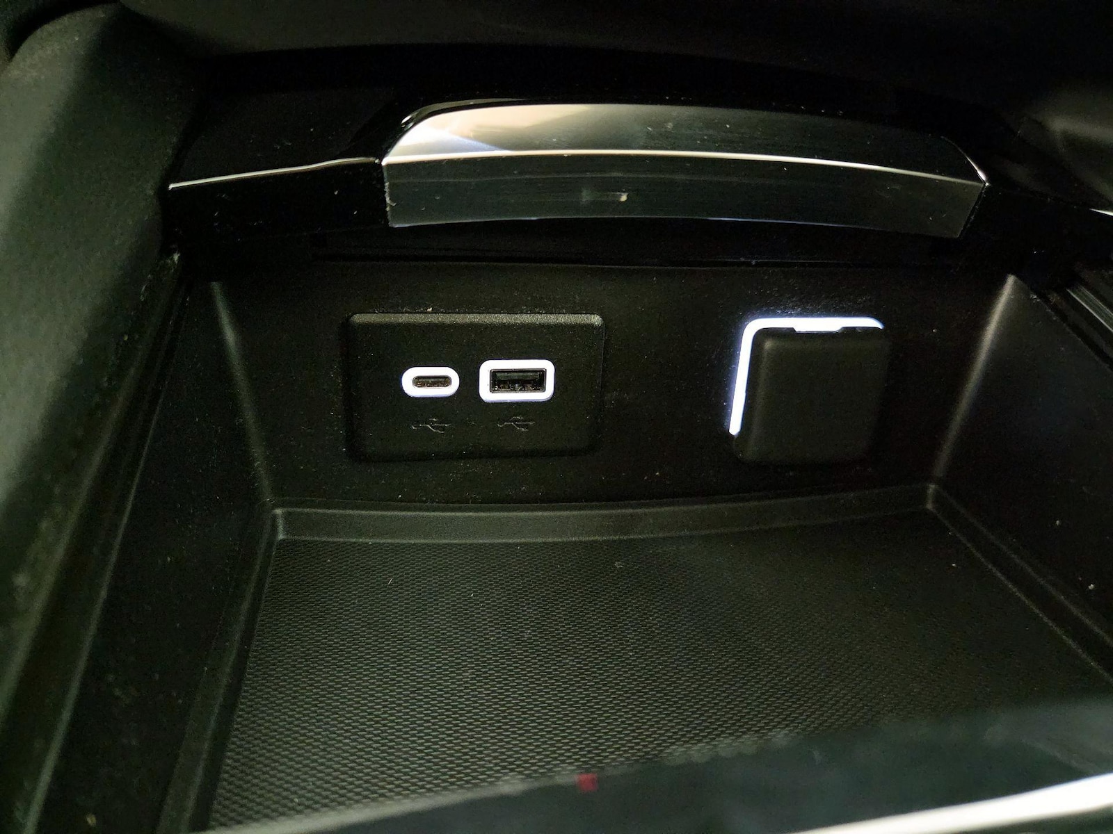 2023 Buick Envision Essence - Photo 19