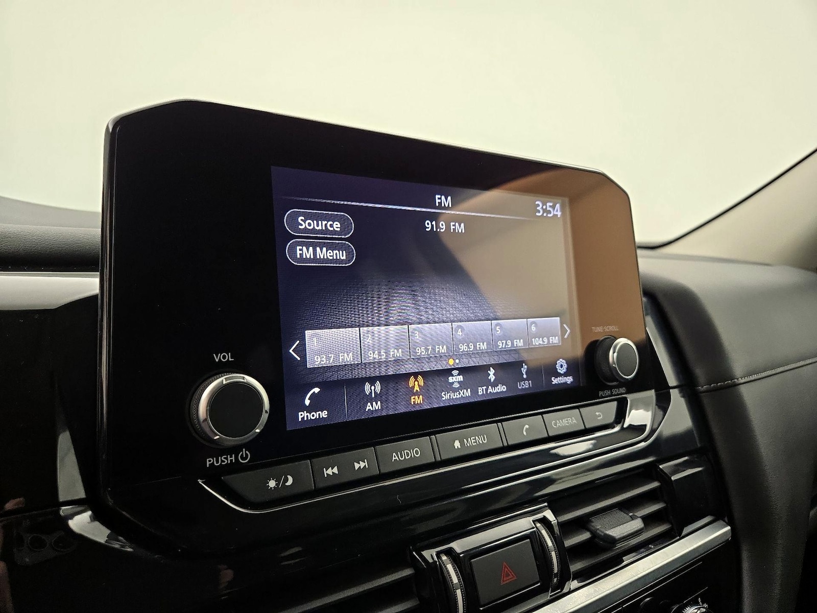 2025 Nissan Pathfinder SV - Photo 16