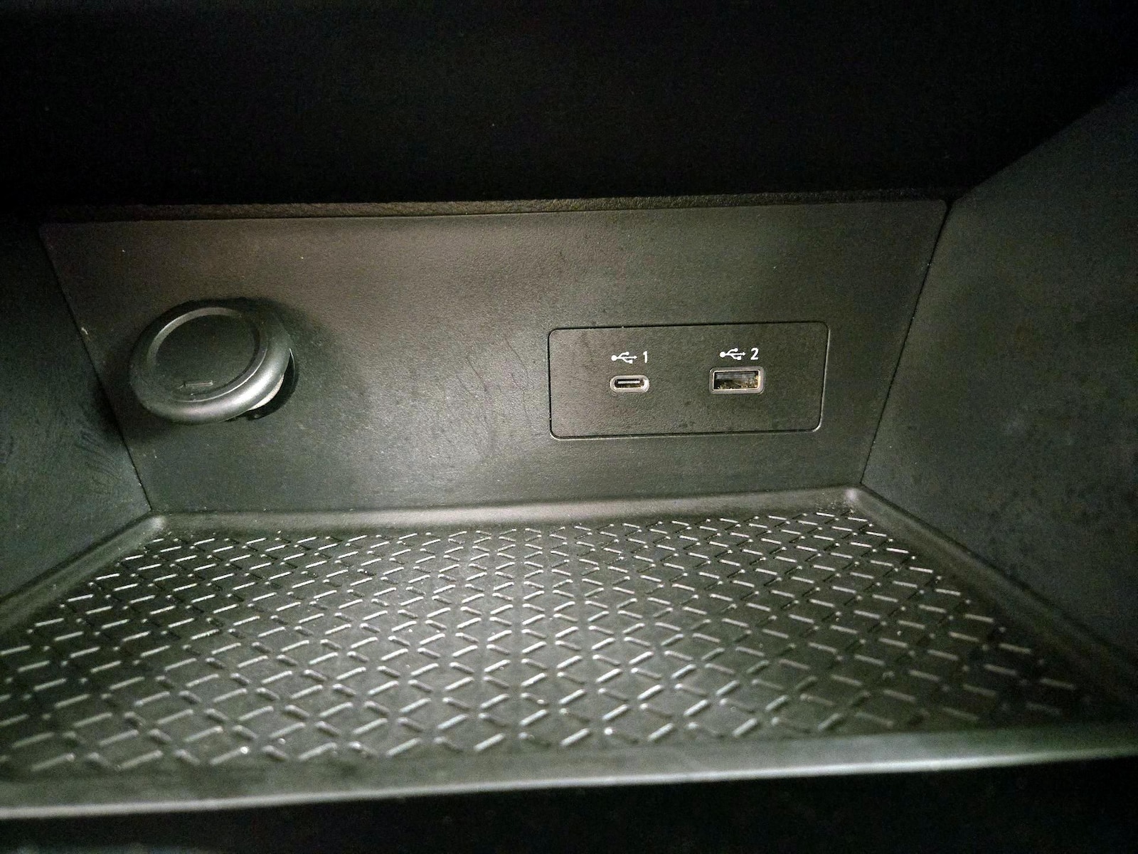 2025 Nissan Pathfinder SV - Photo 19