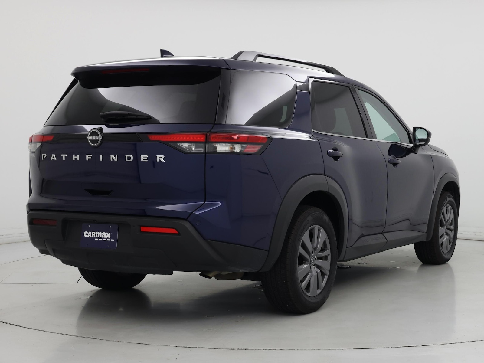 2025 Nissan Pathfinder SV - Photo 9