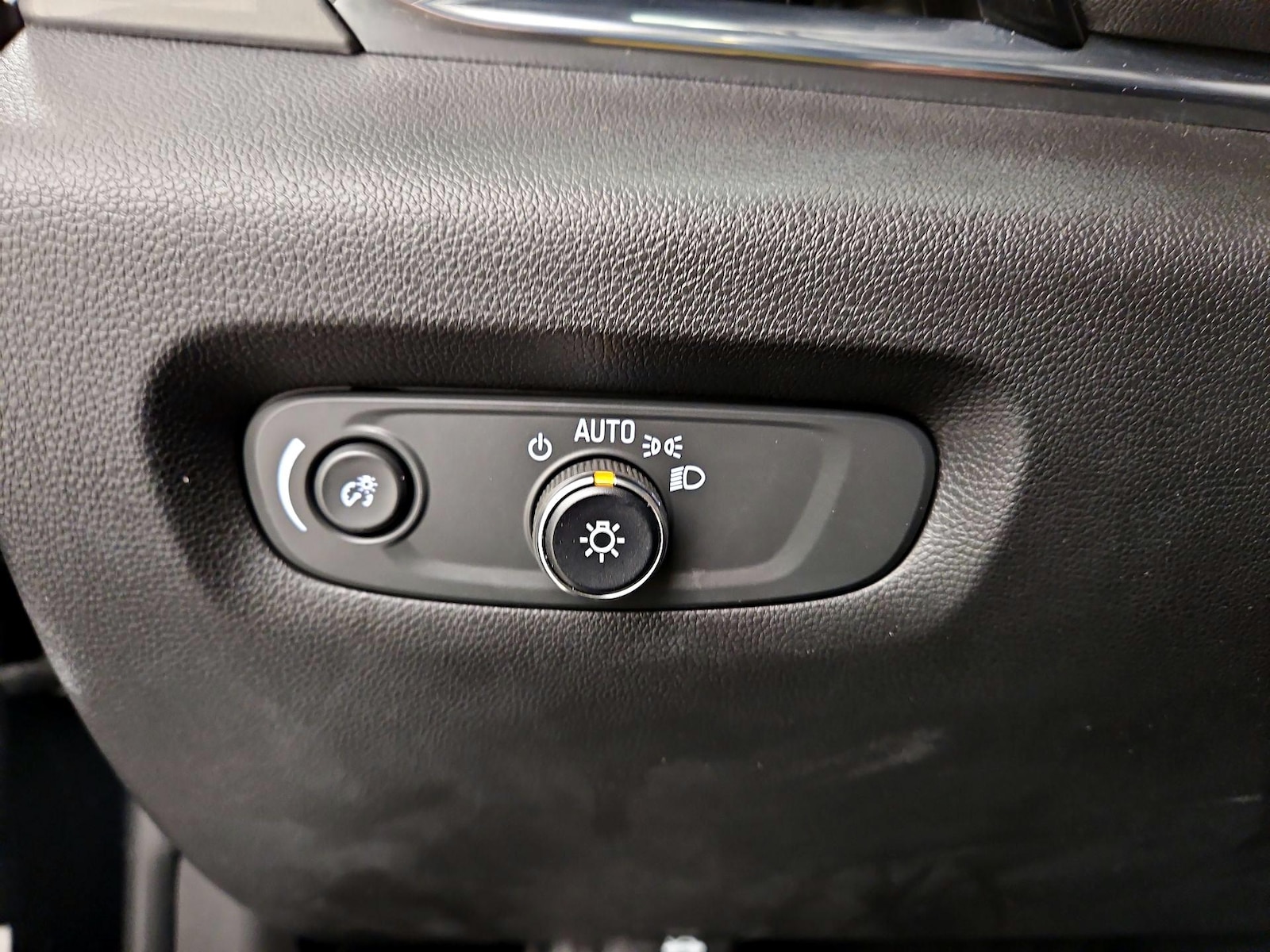 2023 Chevrolet Traverse 3LT - Photo 14