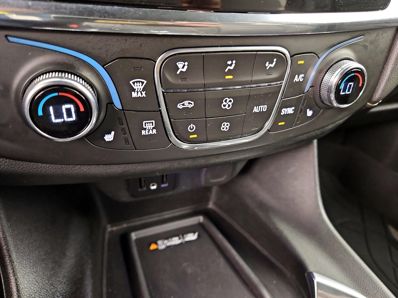 2023 Chevrolet Traverse 3LT - Photo 17