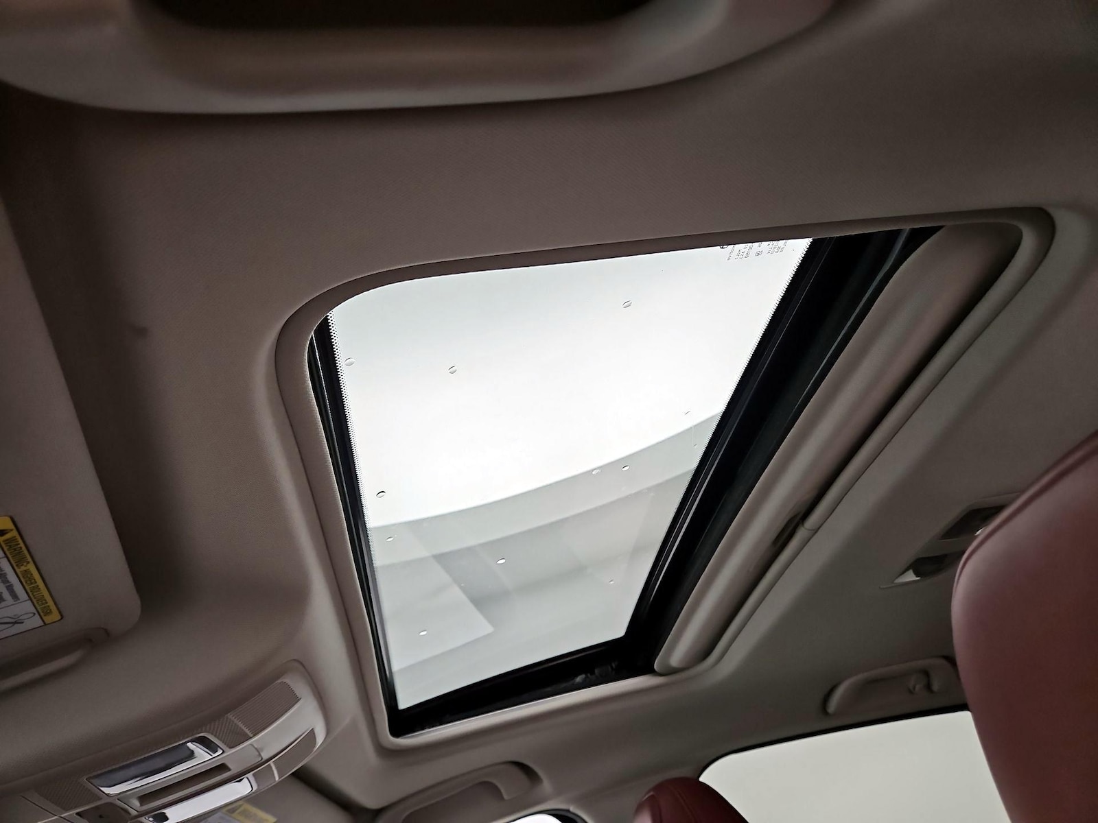 Sunroof(s) & Overhead Airbags