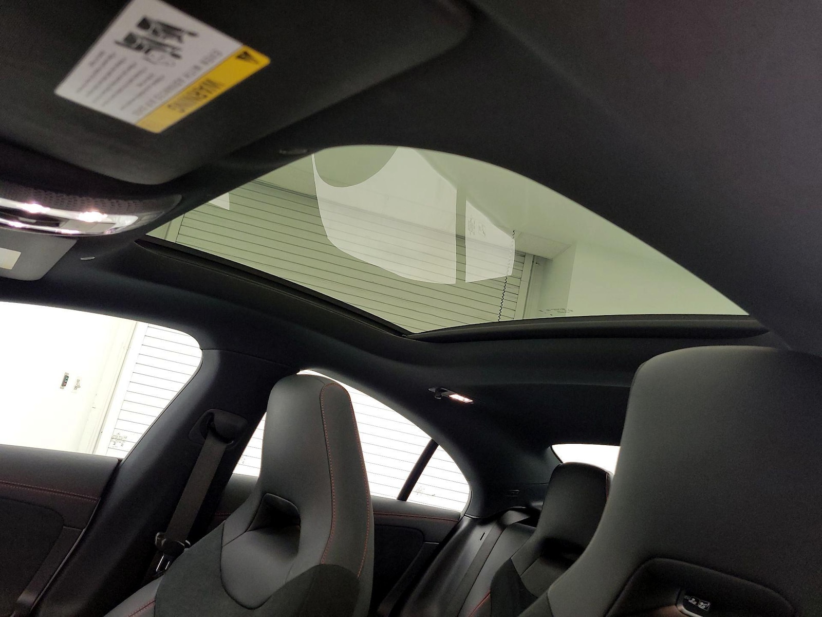 Sunroof(s) & Overhead Airbags