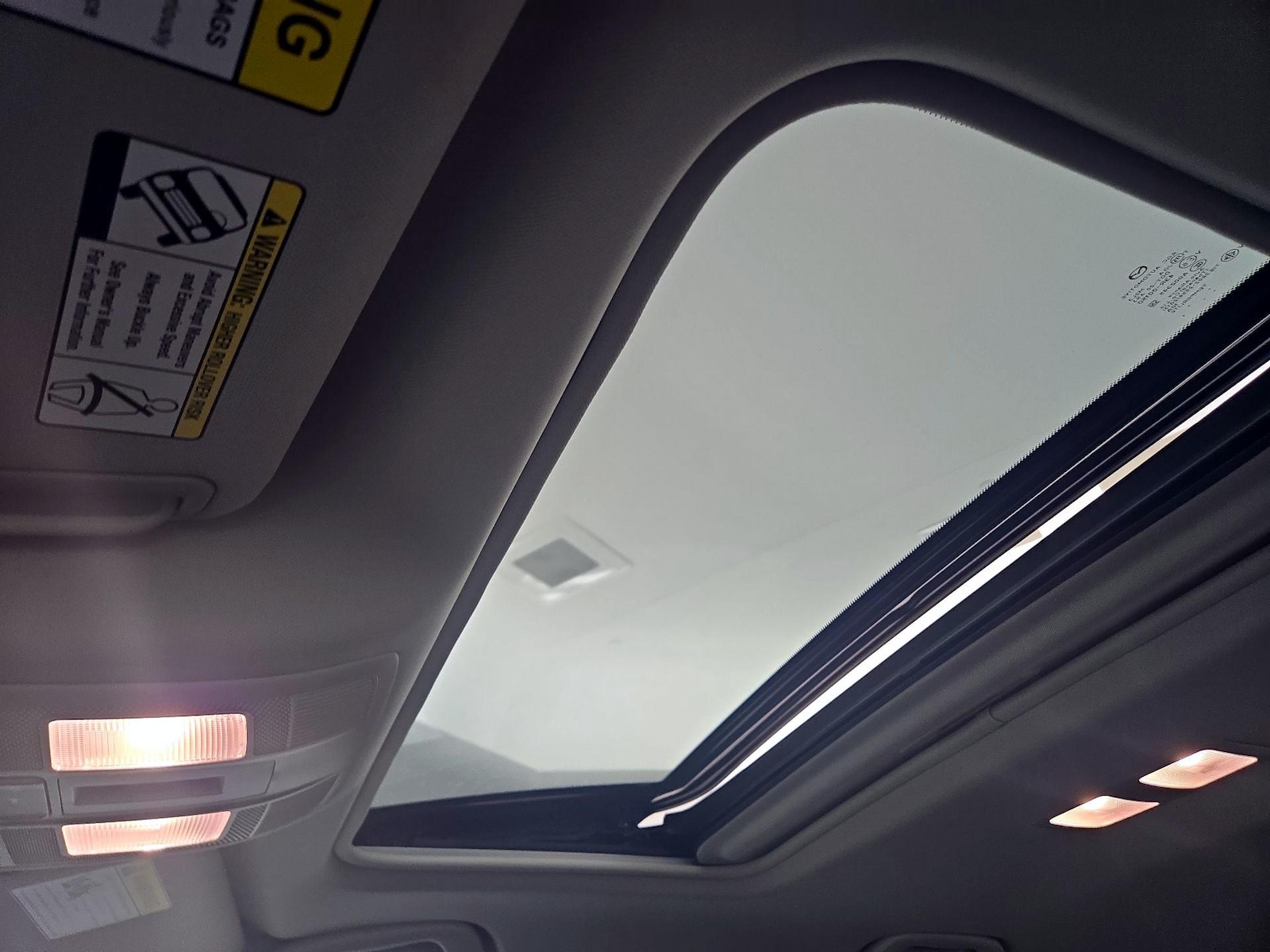 Sunroof(s) & Overhead Airbags