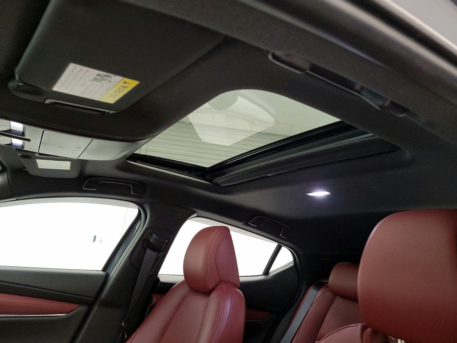Sunroof(s) & Overhead Airbags