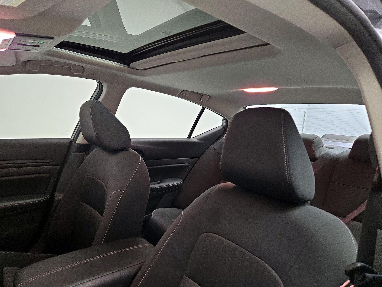 Sunroof(s) & Overhead Airbags