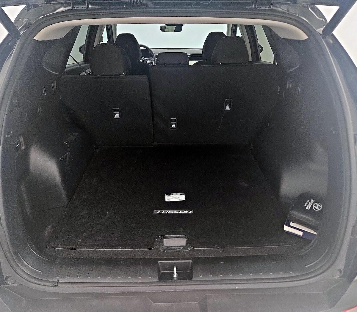 Trunk/Cargo (Seats Up)