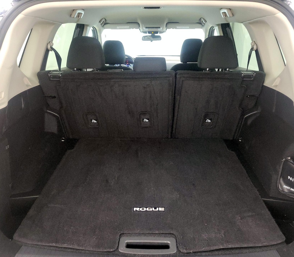 Trunk/Cargo (Seats Up)