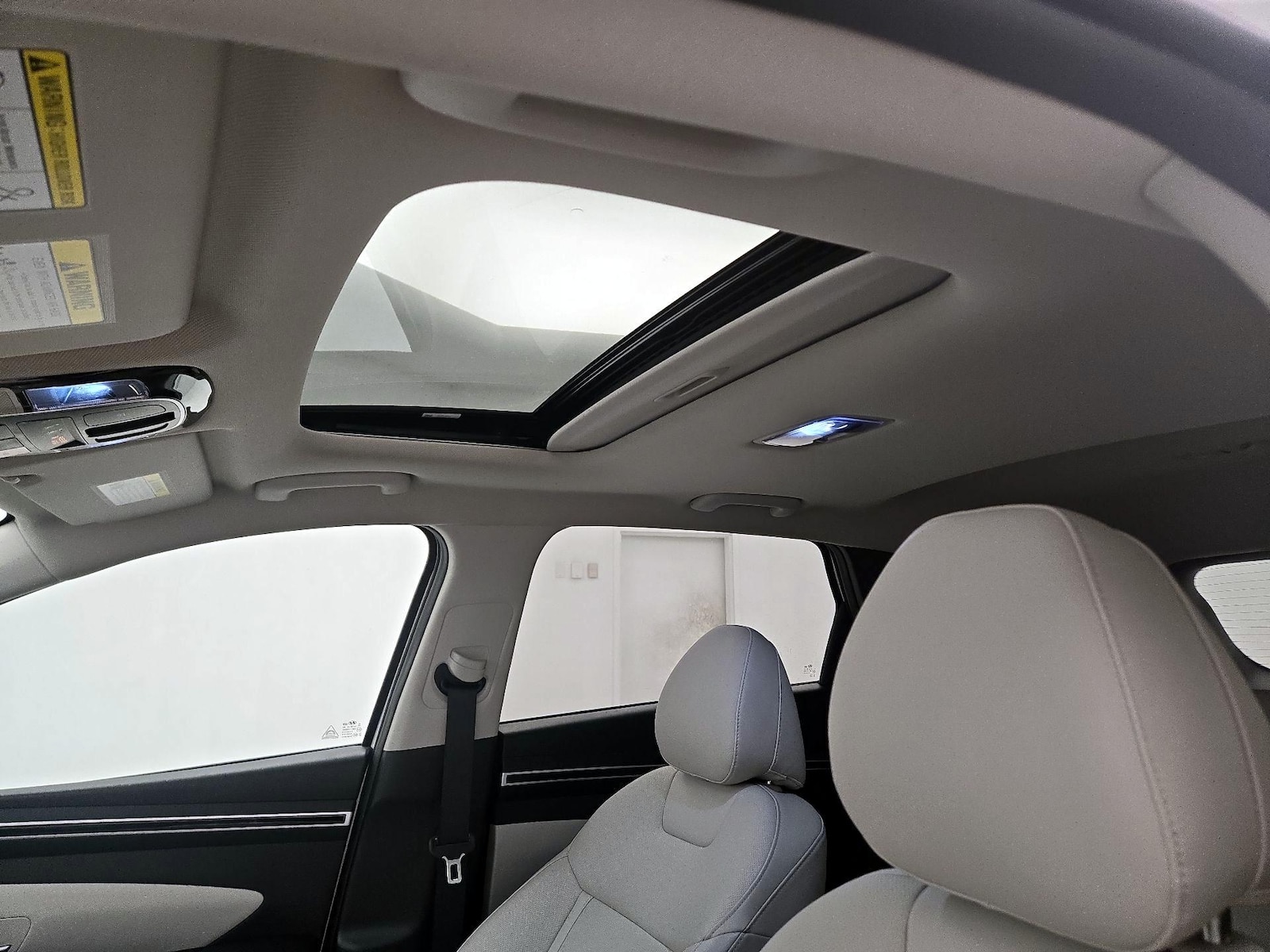 Sunroof(s) & Overhead Airbags