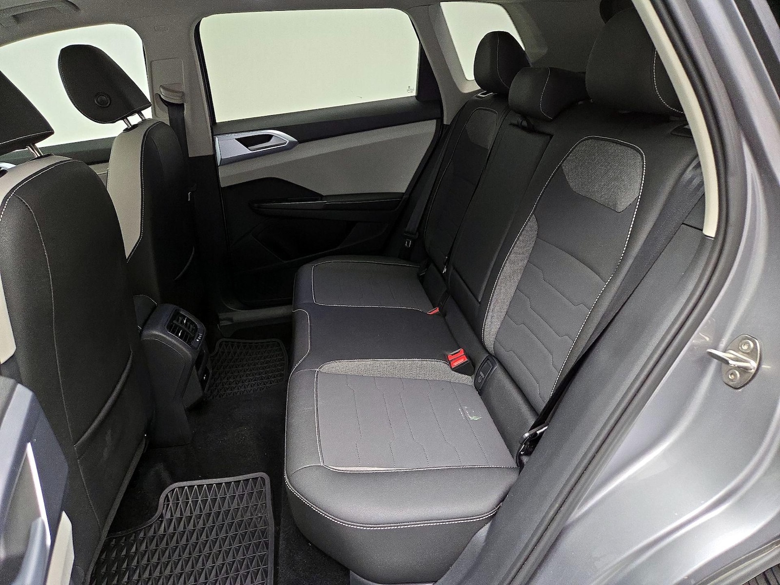 2025 Volkswagen Taos SE - Photo 21