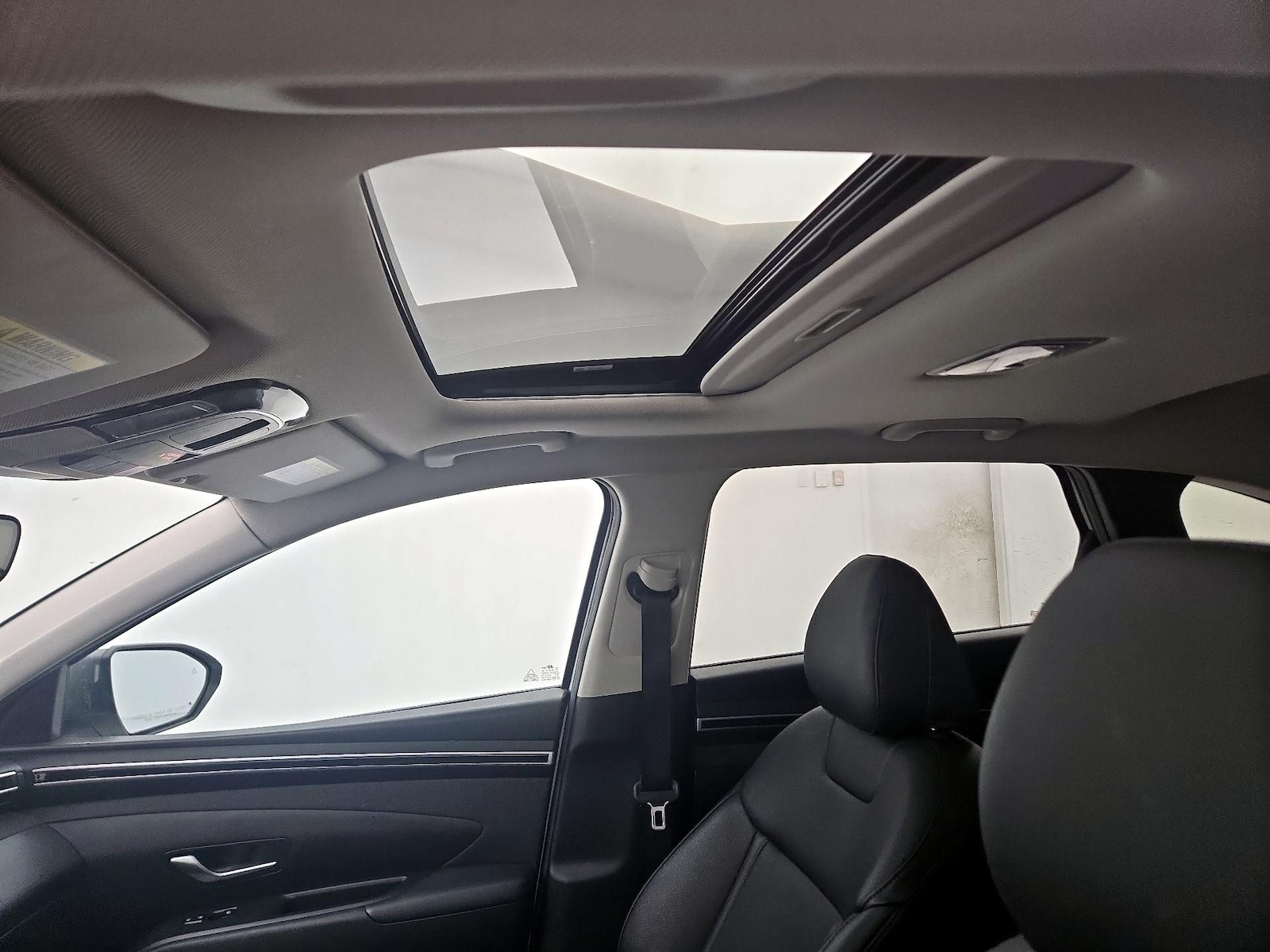 Sunroof(s) & Overhead Airbags
