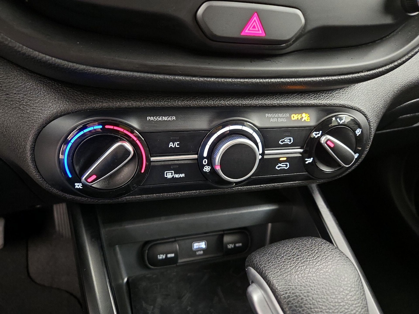 2025 Kia Soul LX - Photo 17