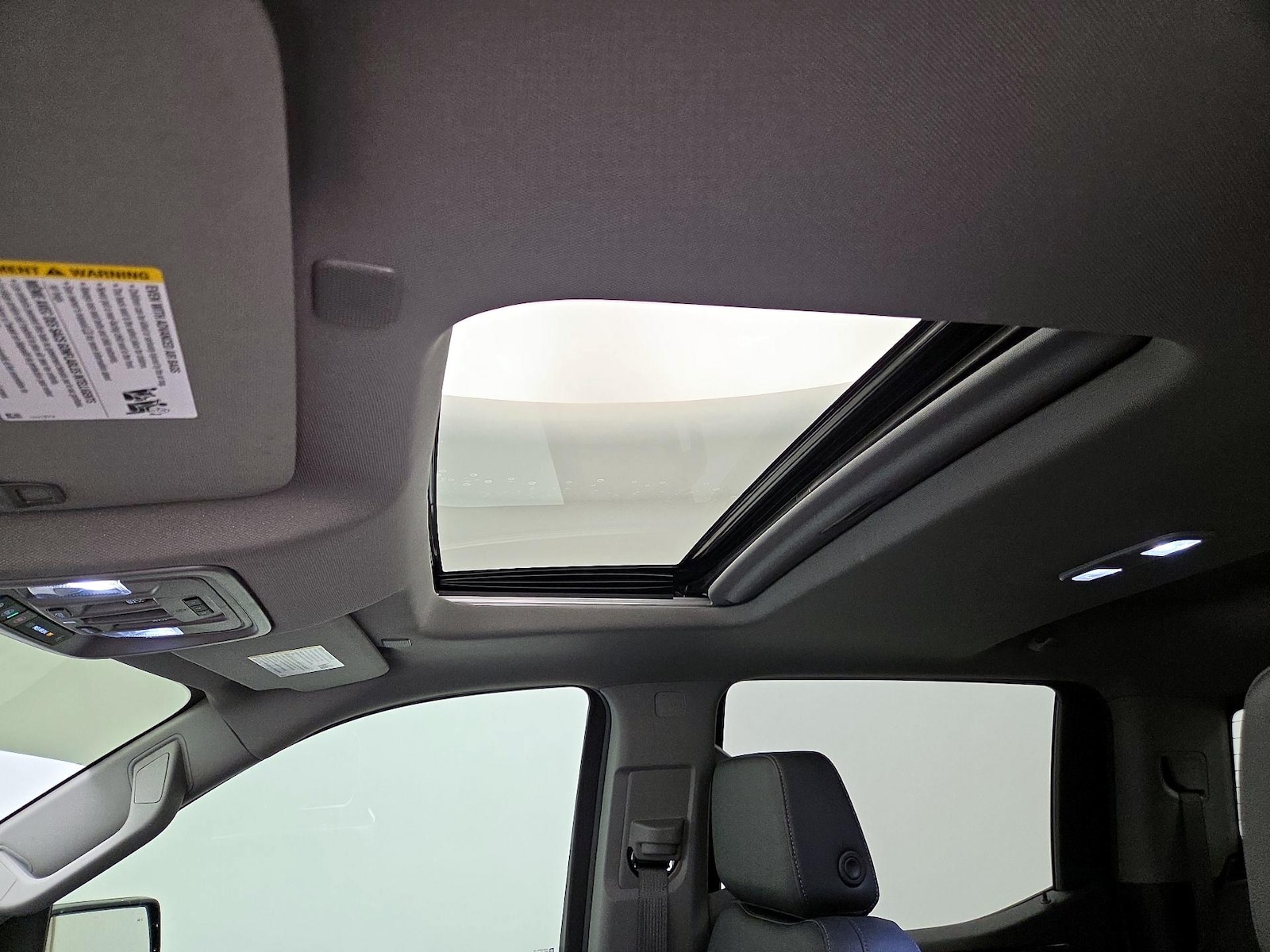 Sunroof(s) & Overhead Airbags