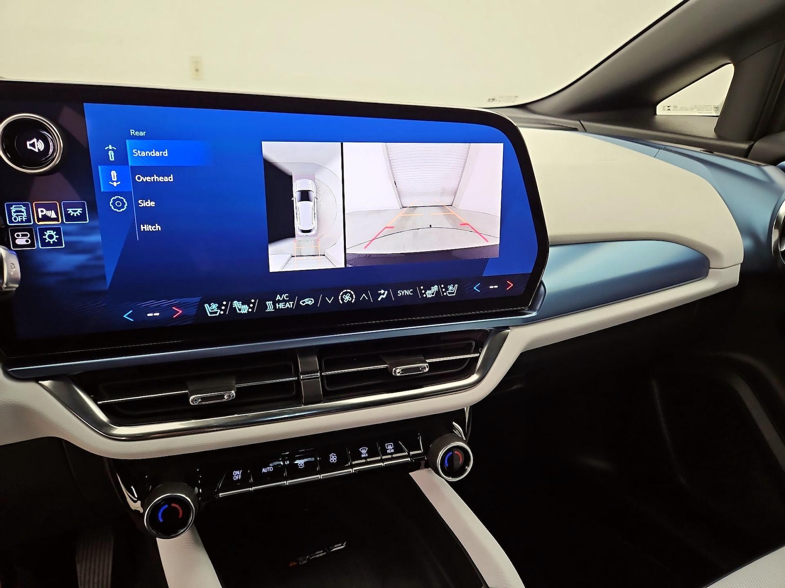 2025 Chevrolet Equinox EV LT - Photo 16