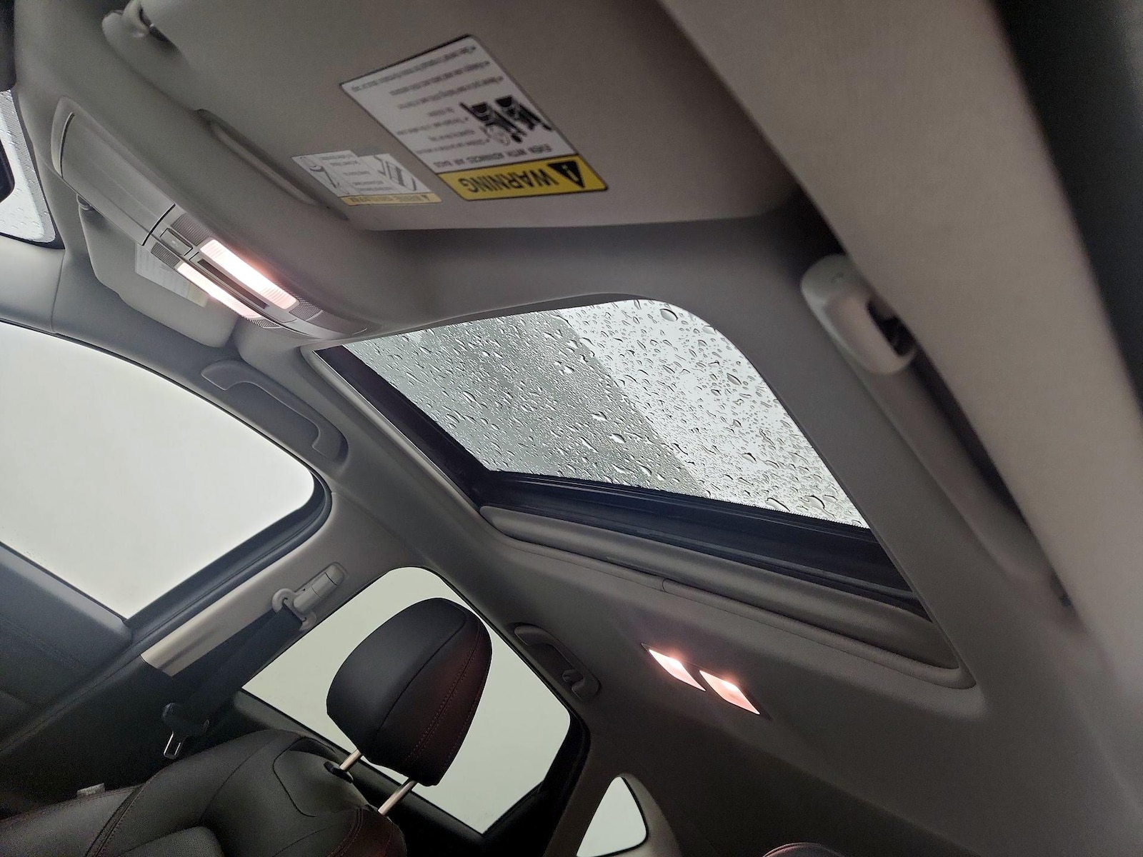Sunroof(s) & Overhead Airbags
