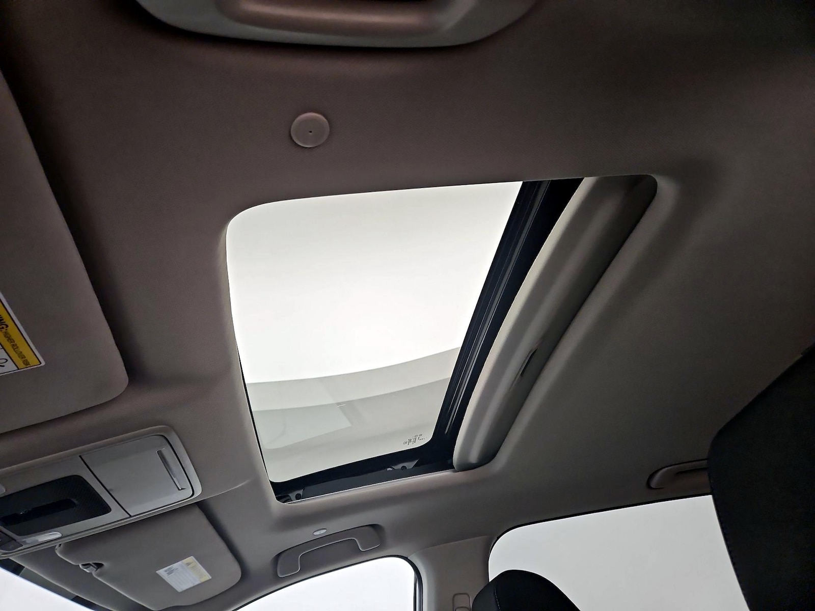 Sunroof(s) & Overhead Airbags