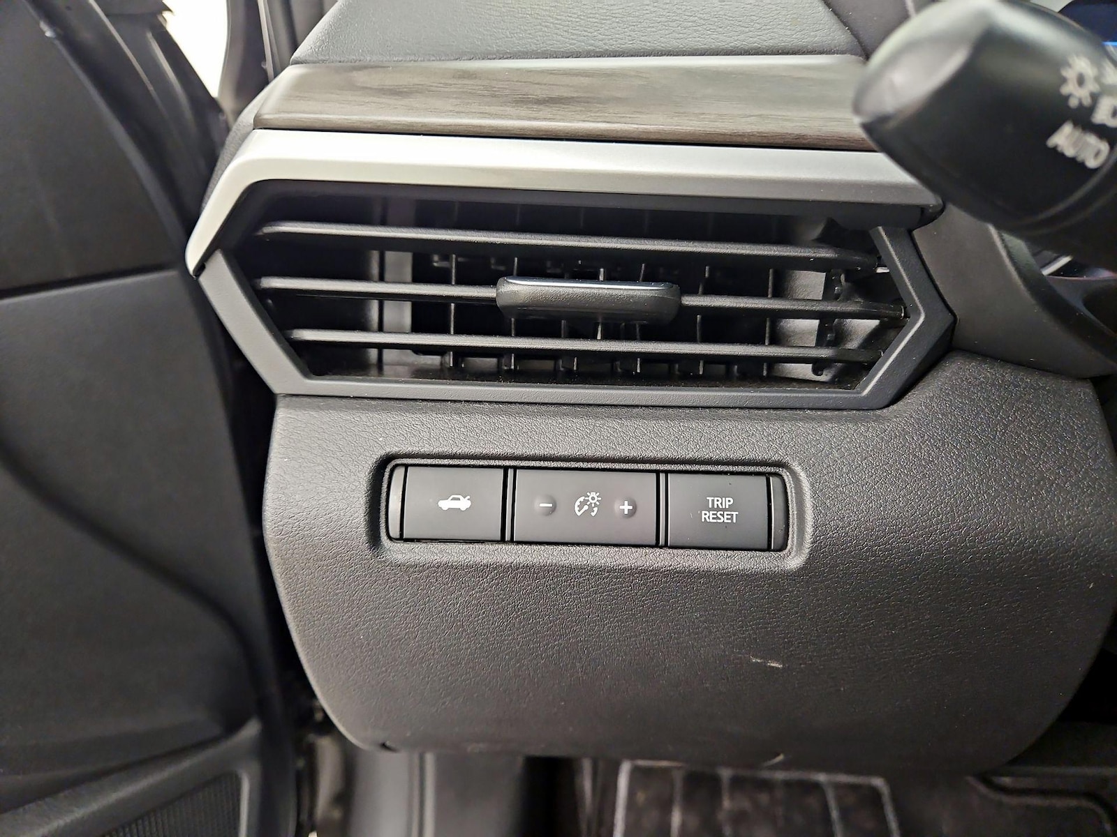 2025 Nissan Altima SV - Photo 14