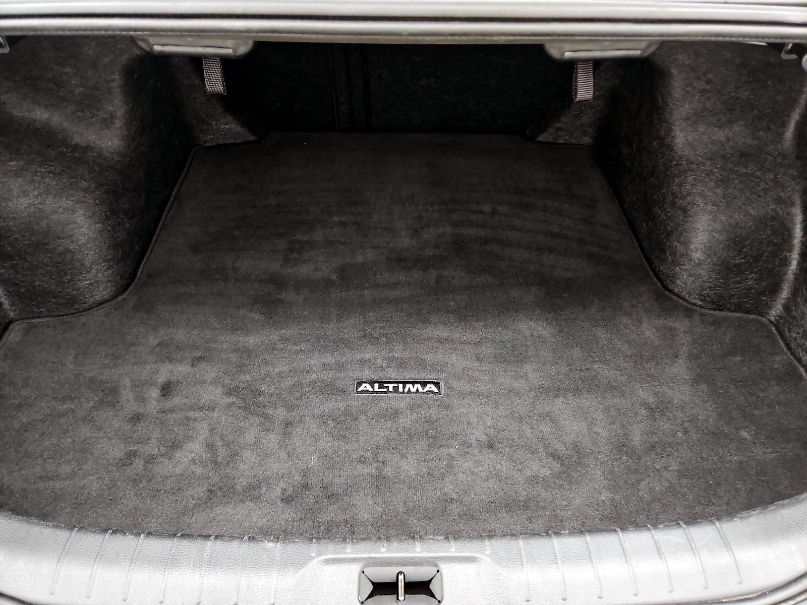 2025 Nissan Altima SV - Photo 21