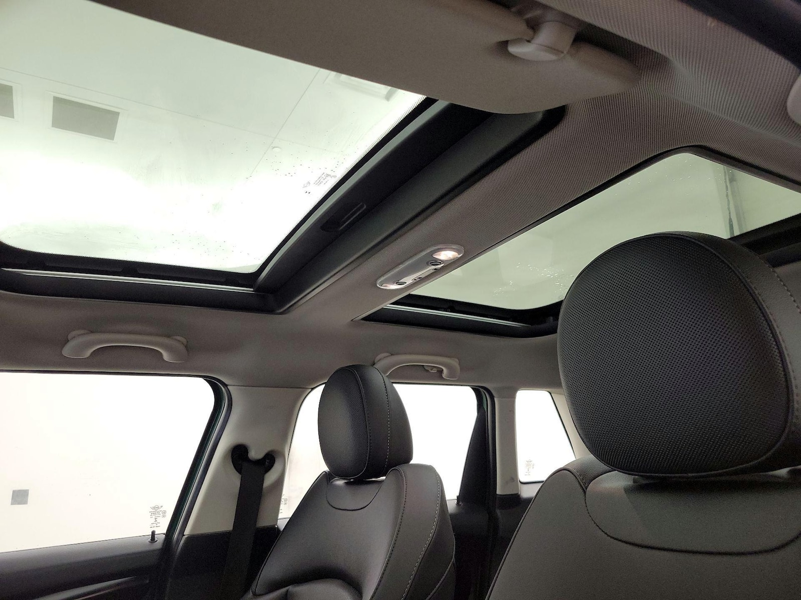 Sunroof(s) & Skylight(s)