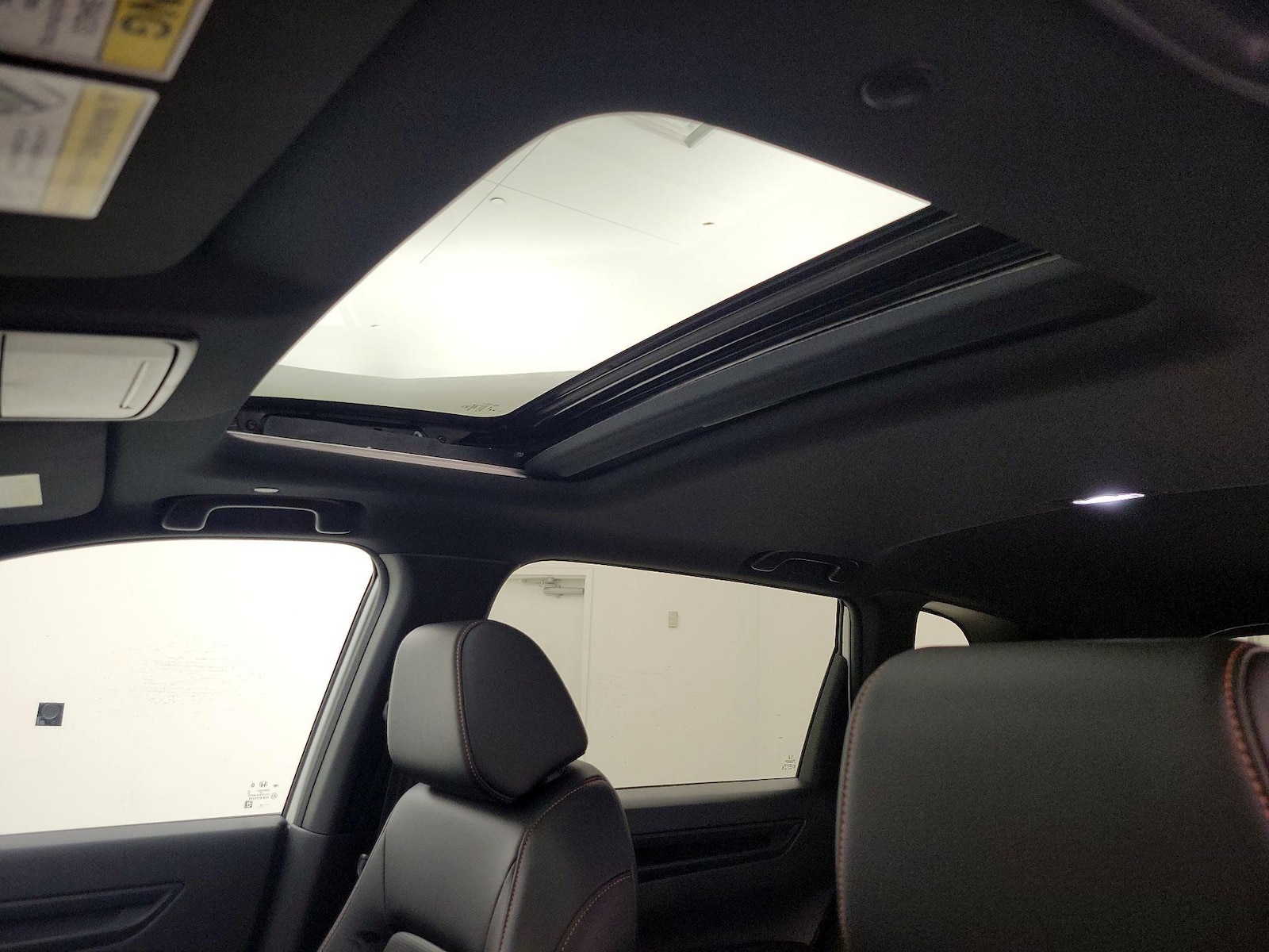 Sunroof(s) & Overhead Airbags