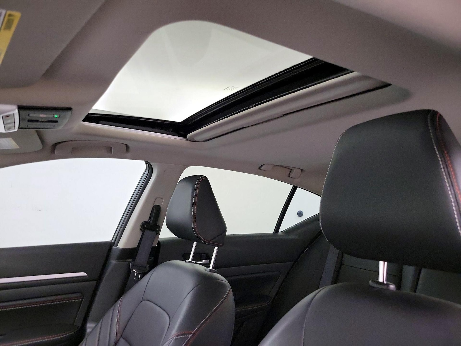 Sunroof(s) & Overhead Airbags
