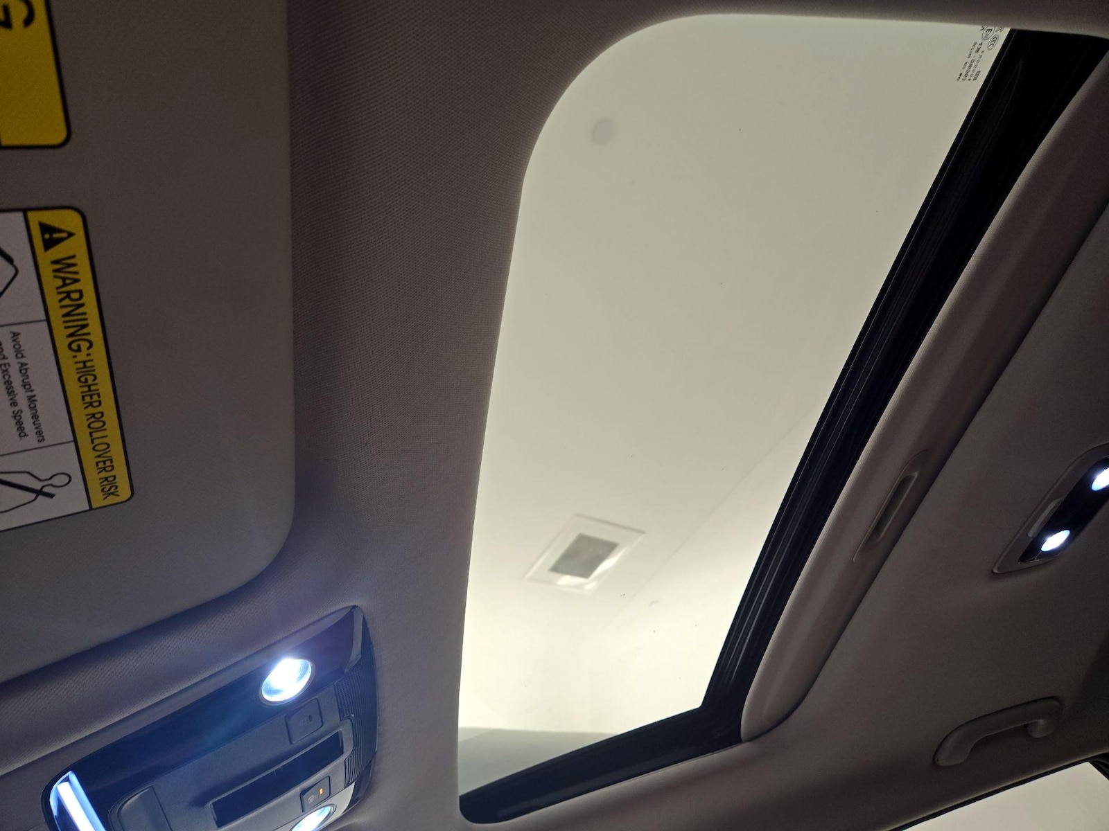 Sunroof(s) & Overhead Airbags