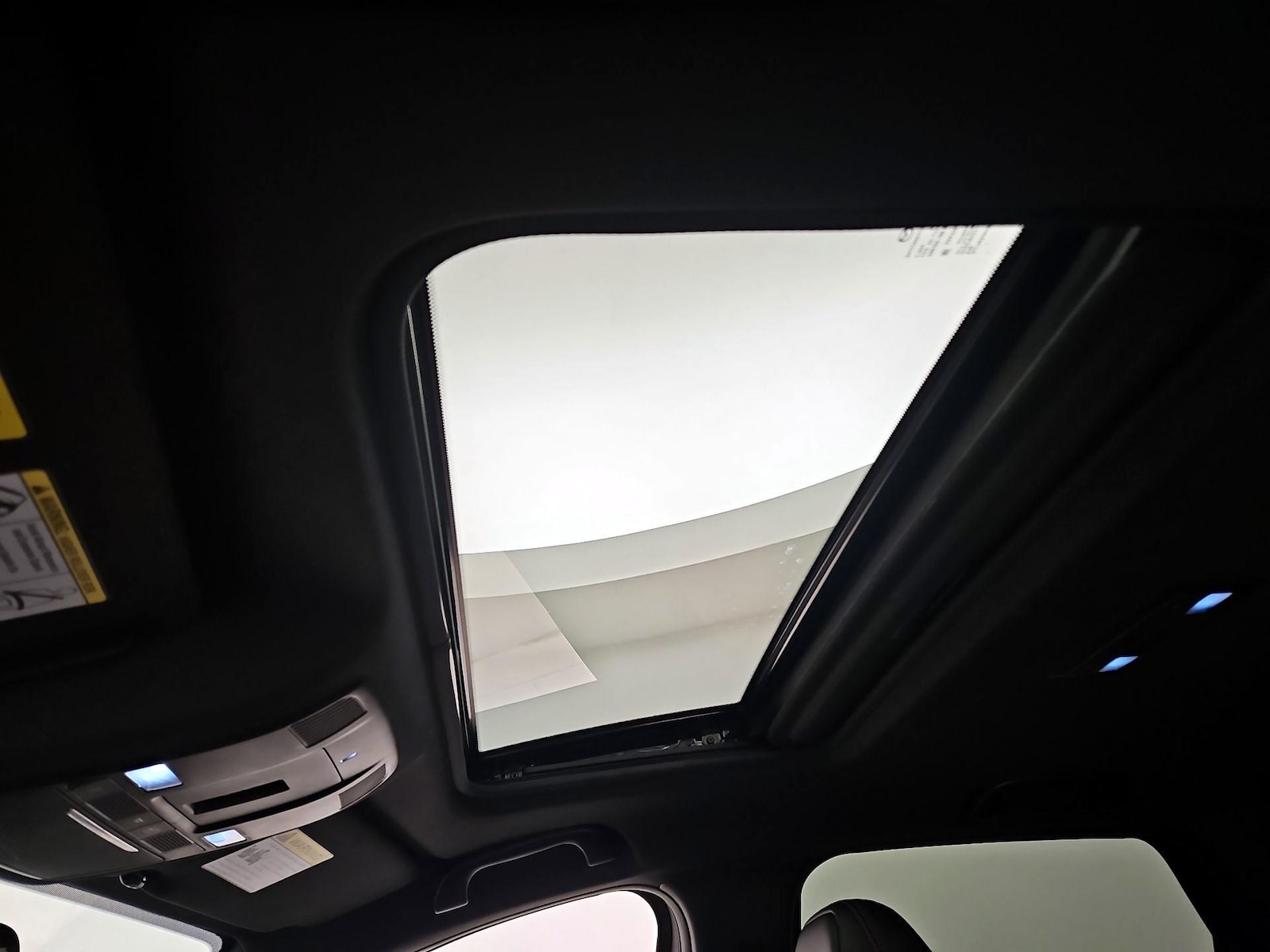 Sunroof(s) & Overhead Airbags